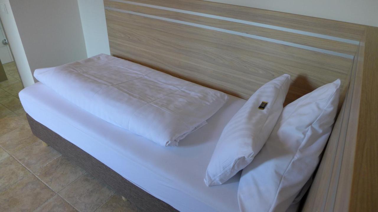 St Michael Atrona Gmbh Hotel Euskirchen Kültér fotó